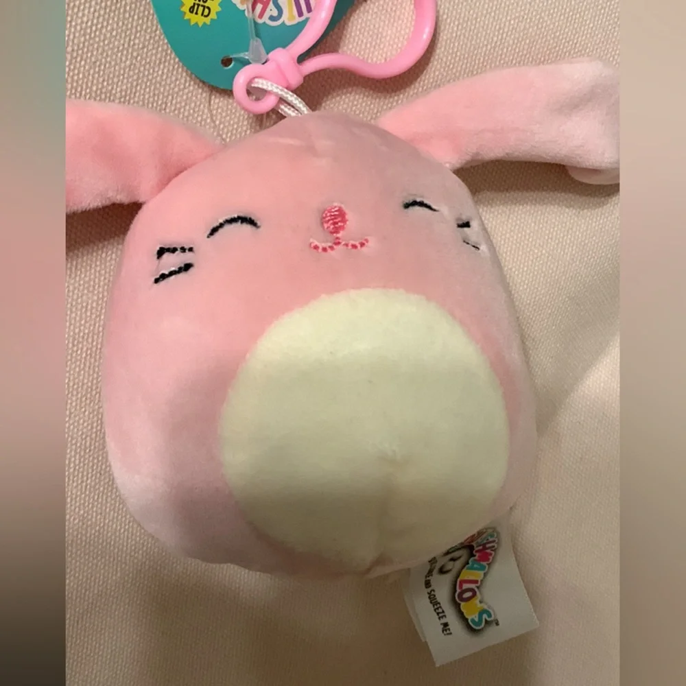 🐰 Bunny squishmallow clip on pink - Picture 2 of 3